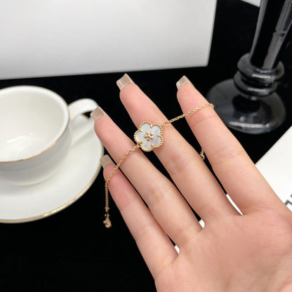 [moco jewelrys]LUCKY WHITE MOP PFLAUMENBLÜTEN ARMBAND