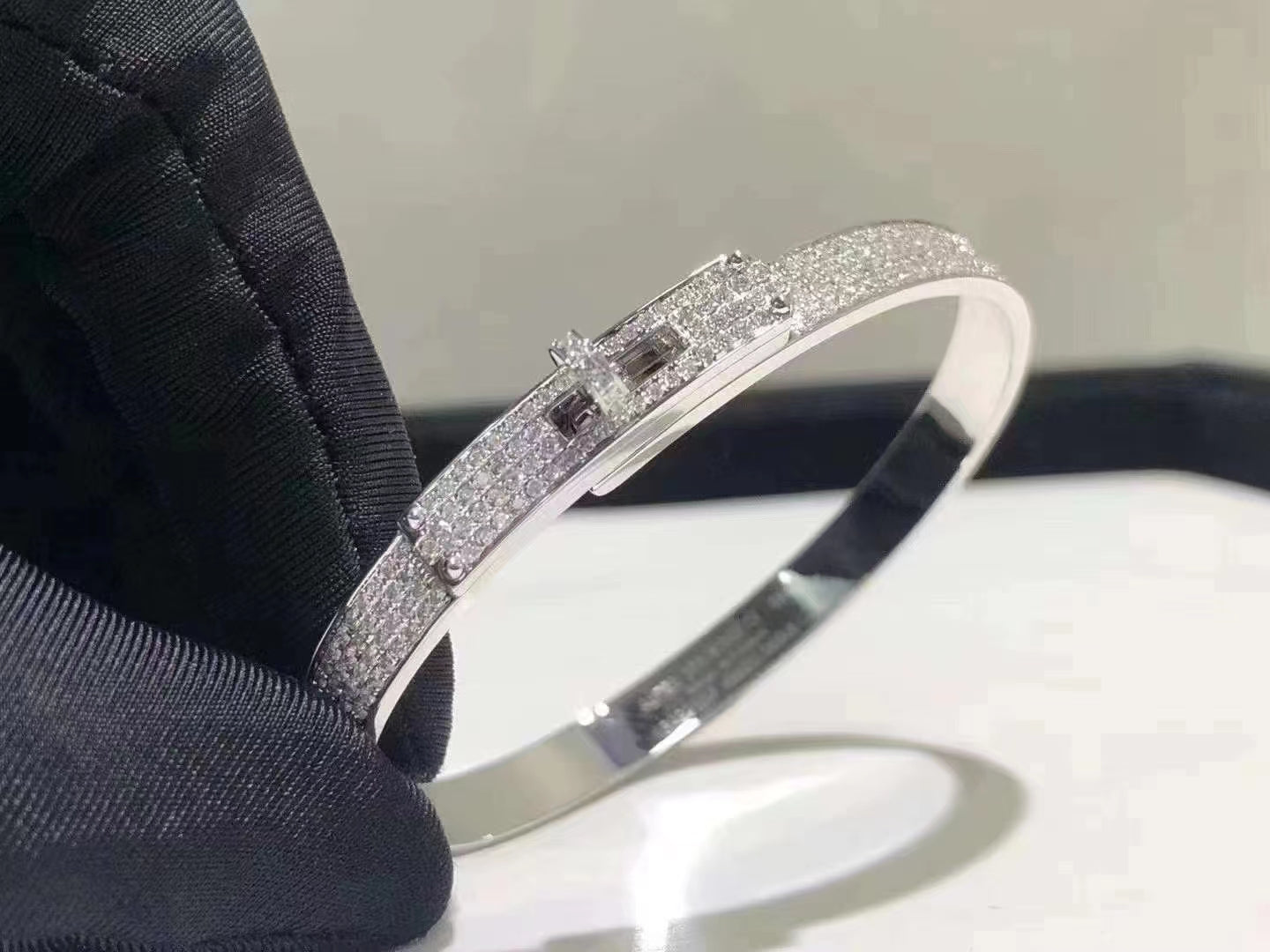 [moco jewelrys]HM KELLY ARMBAND AUS SILBER UND VOLLSTÄNDIGER PAVE-DIAMANTENBESETZUNG